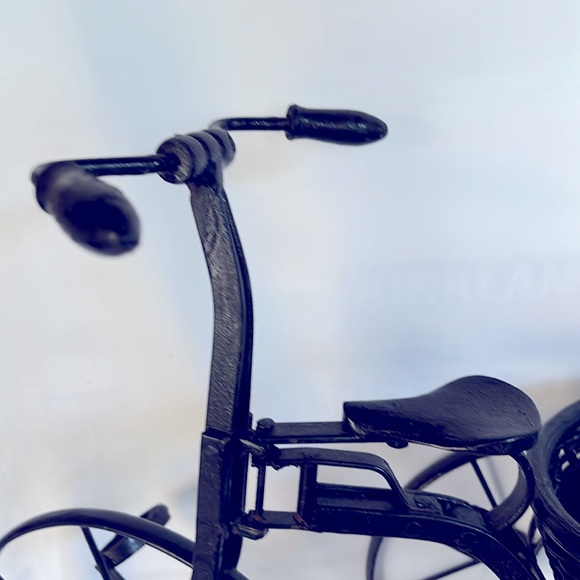 Vintage Black Metal & Wood Tricycle Bicycle Wicker Basket Metal Tricycle Planter - Picture 4 of 15